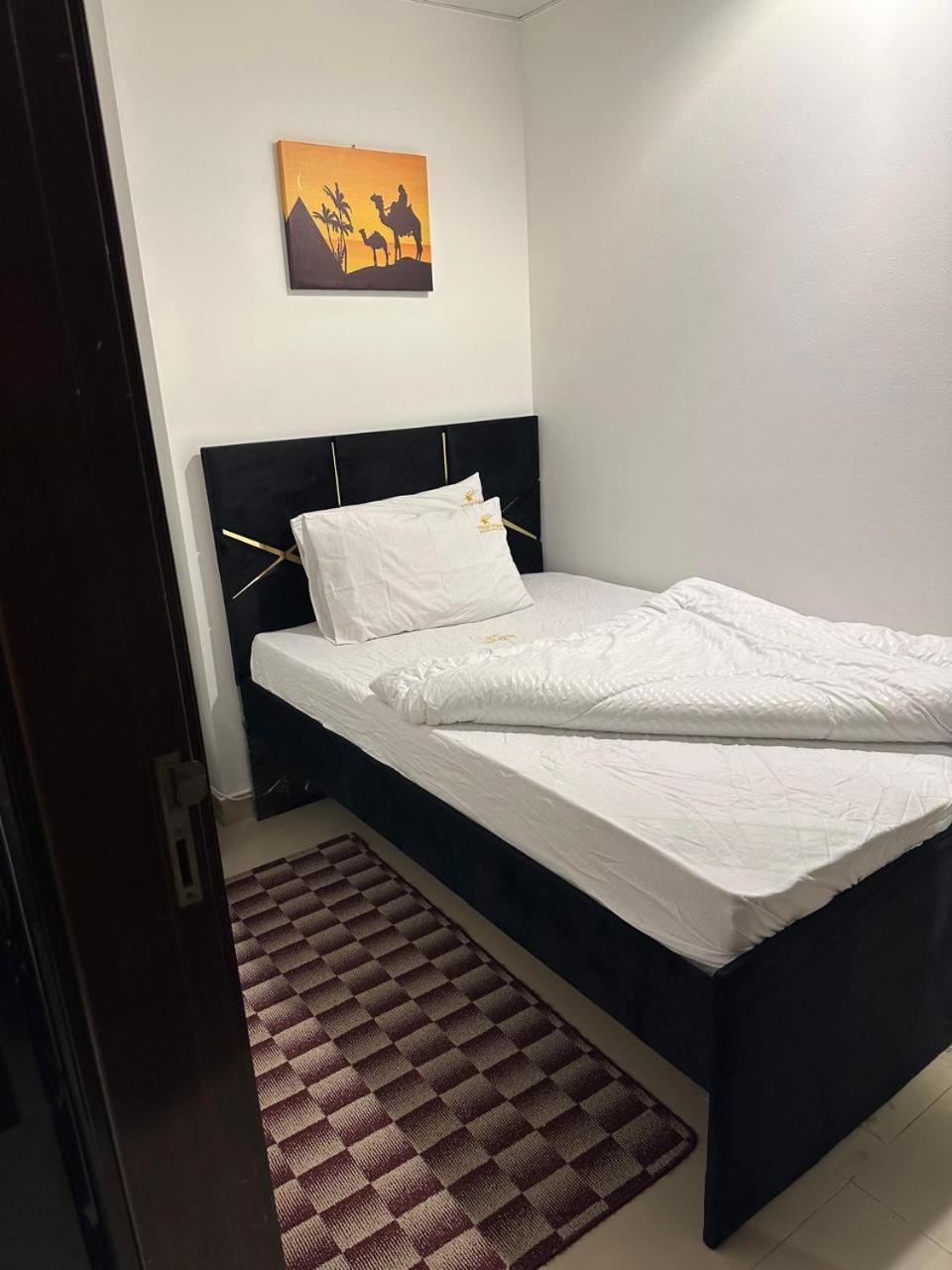 Four Stars Hostel Dubai Exterior foto